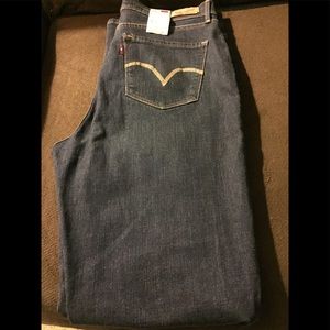 Levi 512, straight leg, size 31/32 NWT.